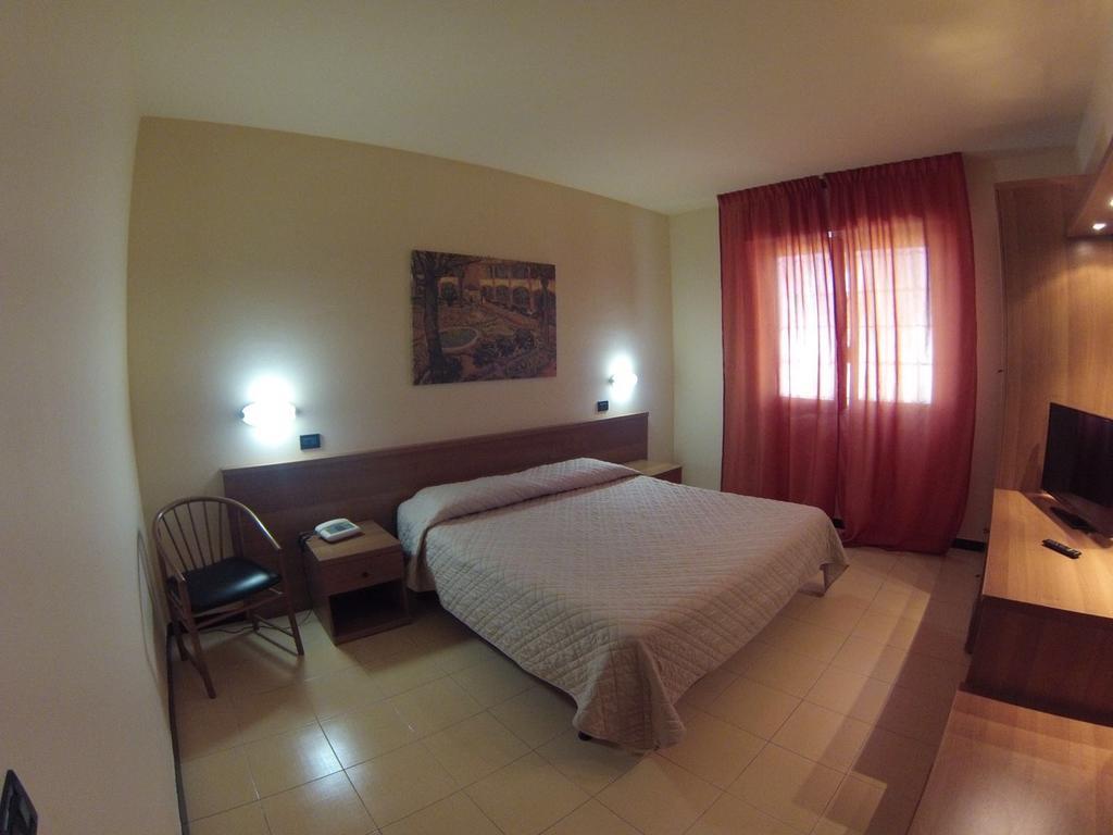 Hotel Italia Оккьобелло Экстерьер фото